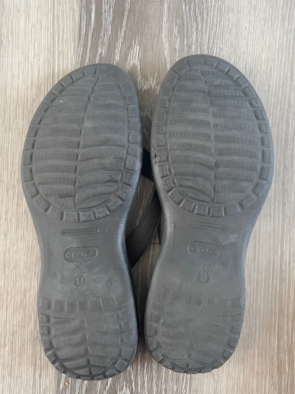 CROCS Men's Black Sport Flip-Flop Sandals